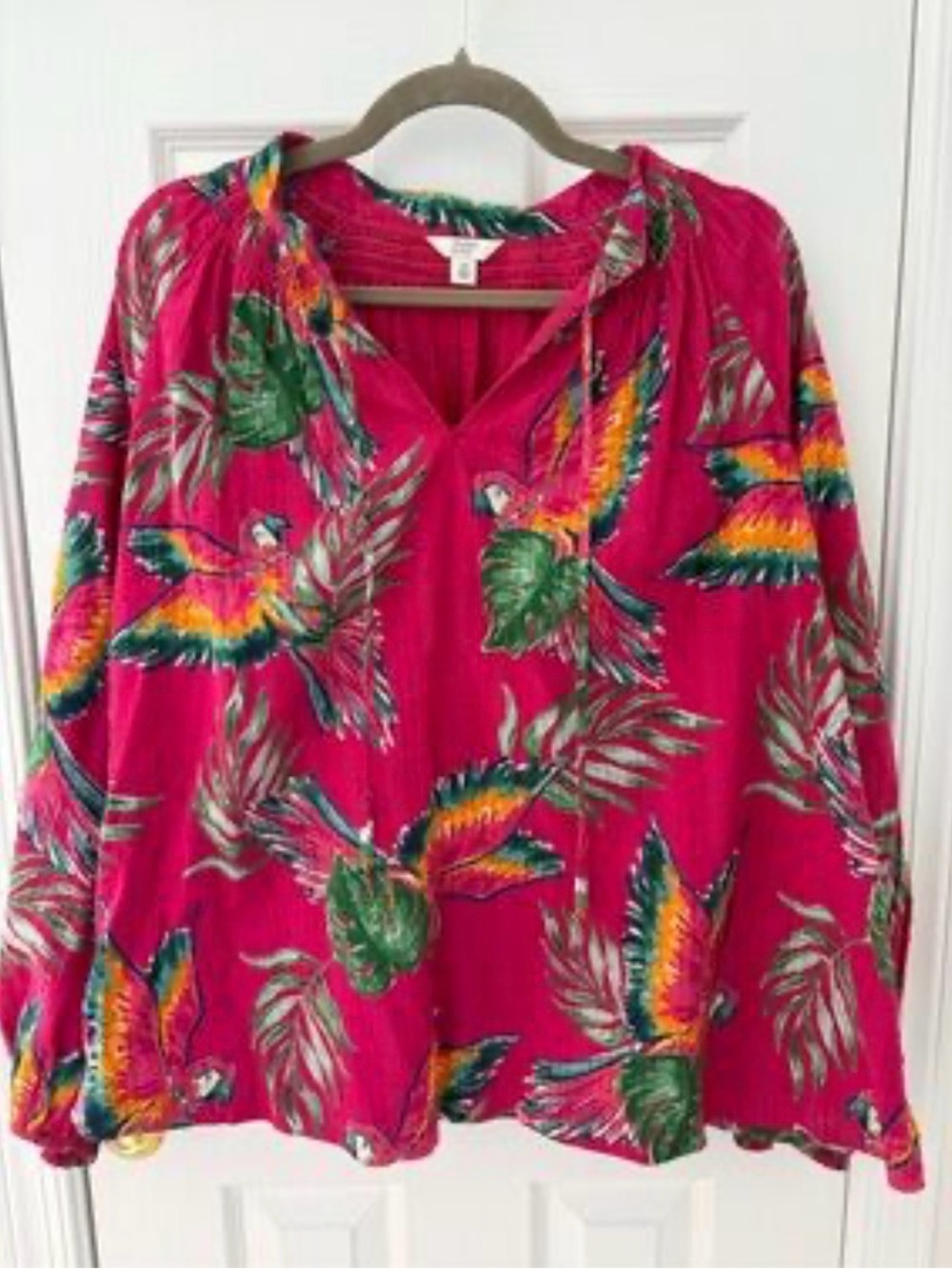 Crown & Ivy Hot Pink Tropical Parrot Print Tunic Top